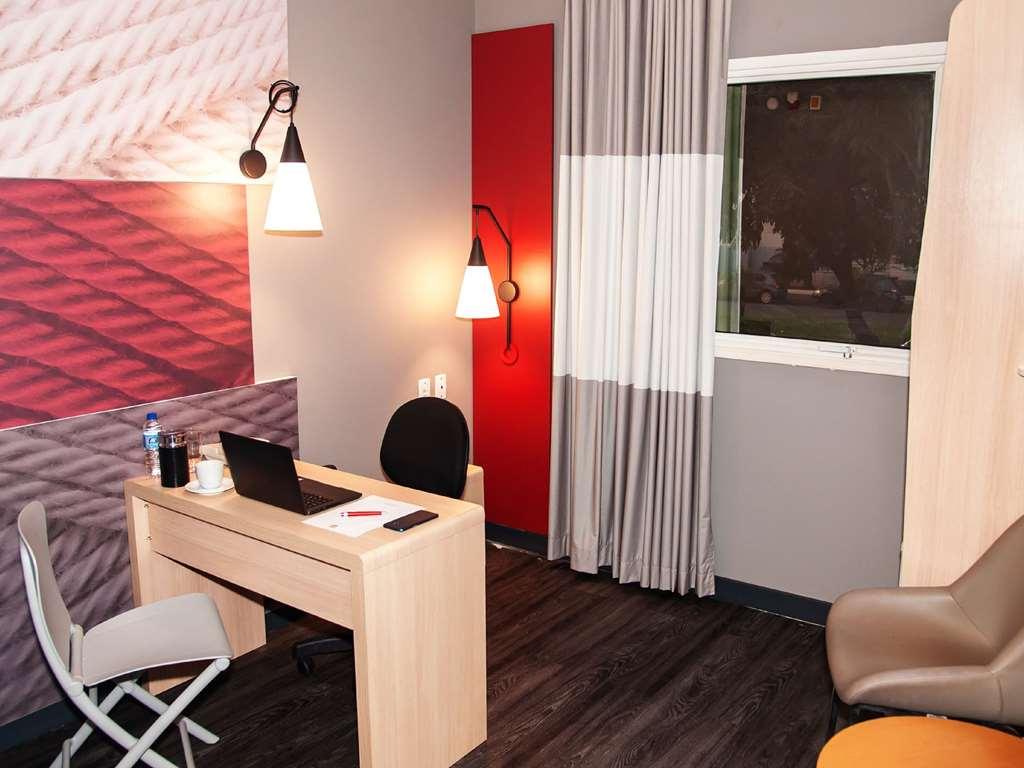 Ibis 3*