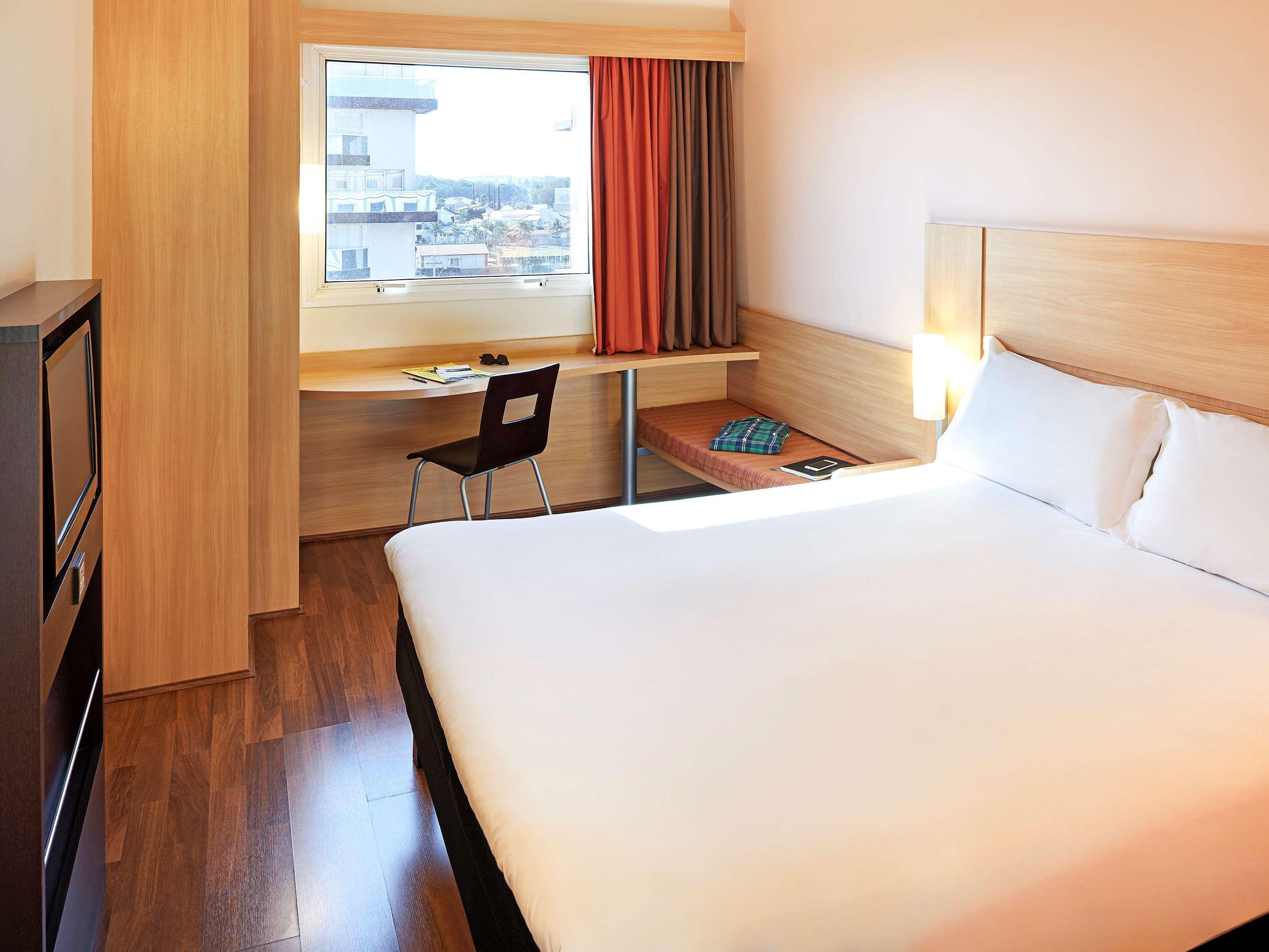 Ibis 3*